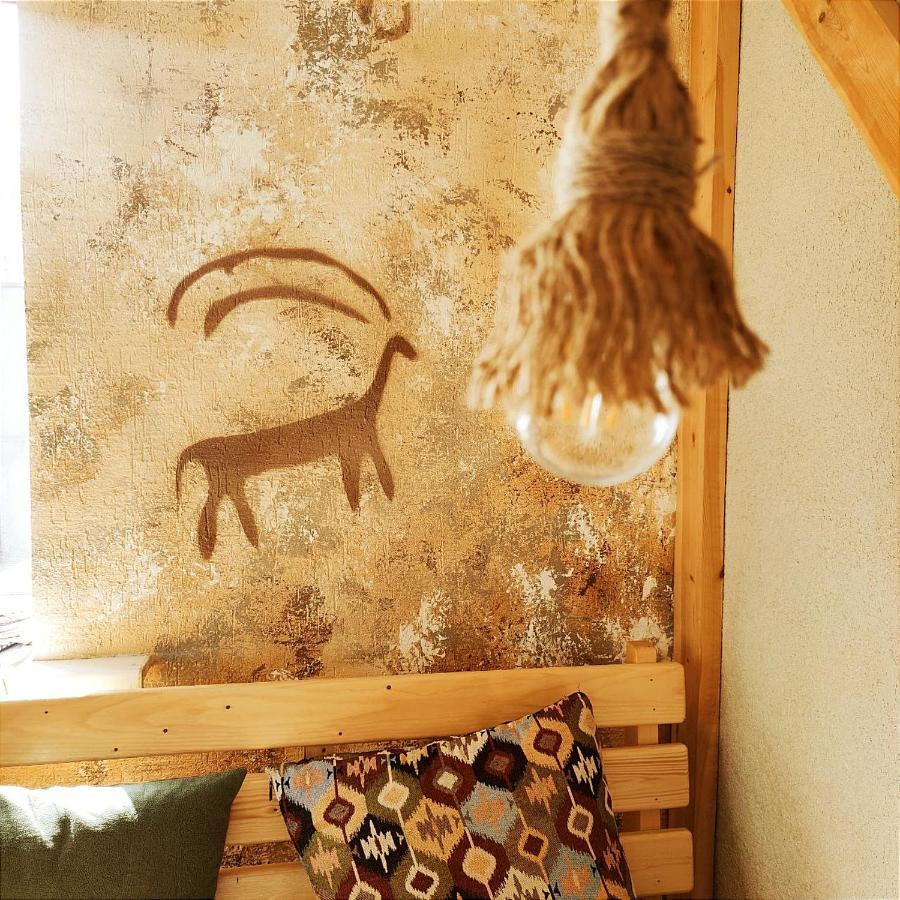 Silkroad Guesthouse Бішкек Екстер'єр фото