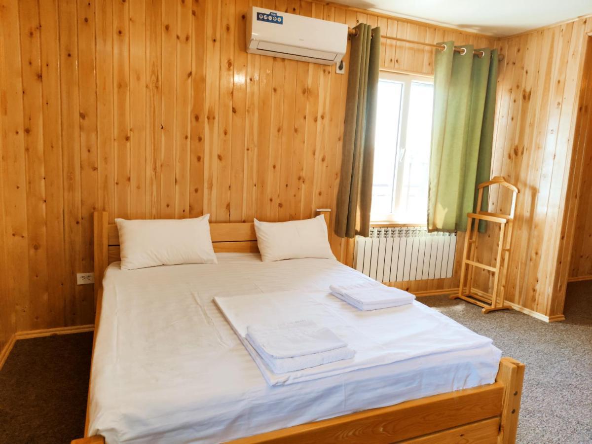 Silkroad Guesthouse Бішкек Екстер'єр фото