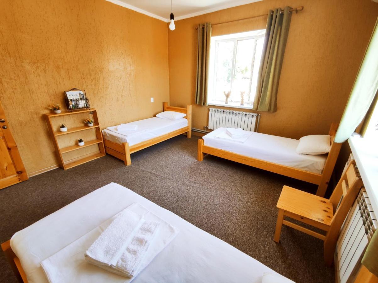 Silkroad Guesthouse Бішкек Екстер'єр фото