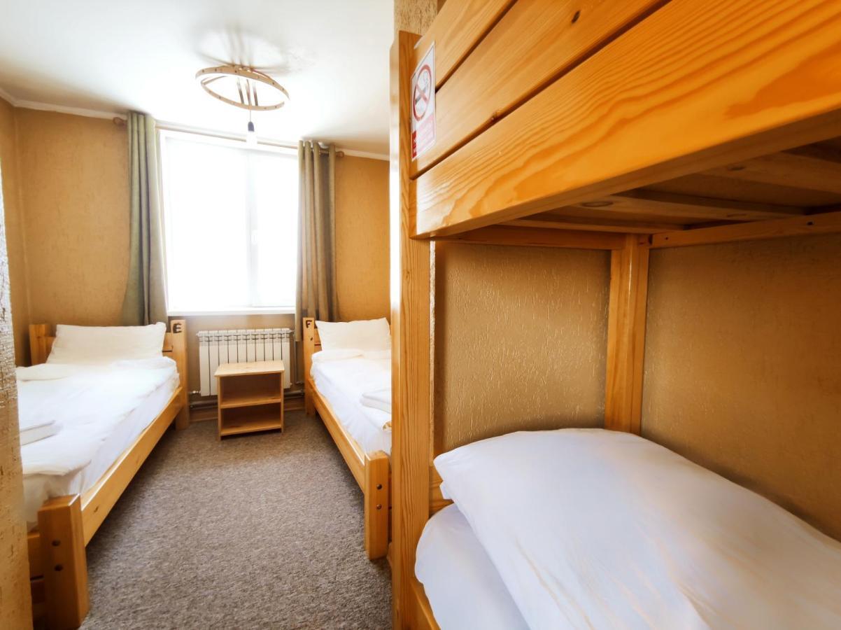 Silkroad Guesthouse Бішкек Екстер'єр фото