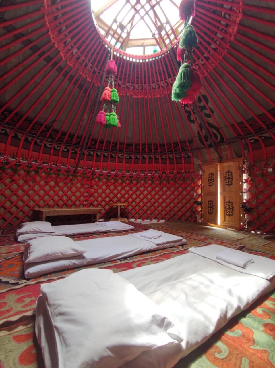 Silkroad Guesthouse Бішкек Екстер'єр фото