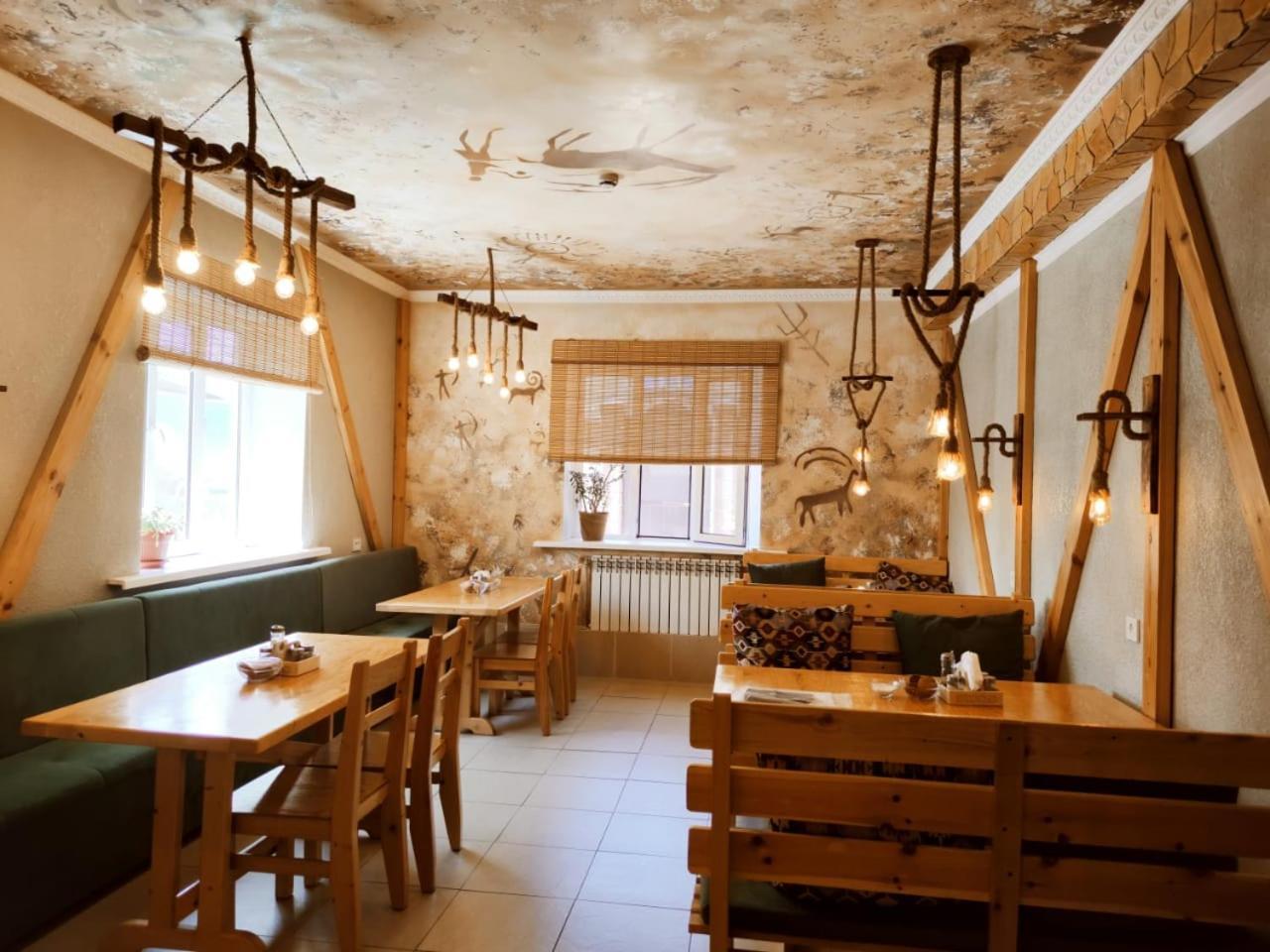 Silkroad Guesthouse Бішкек Екстер'єр фото